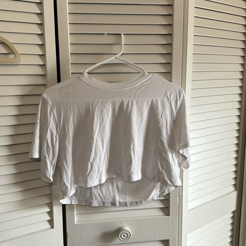 Great condition lululemon white cropped tee